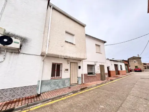 Casa adosada en Velada