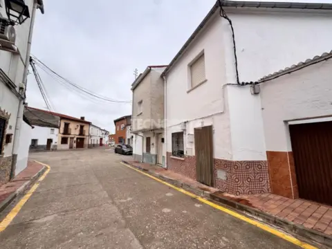 Casa adosada en Velada