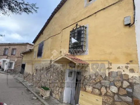 Casa pareada en calle Santa Lucía