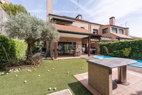 Casa pareada en Paracuellos de Jarama