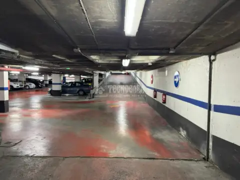 Garaje en calle del Pintor Murillo