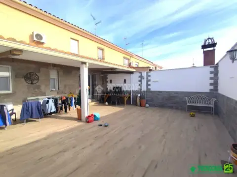 Casa adosada en calle Guadalupe del Pozo Parada