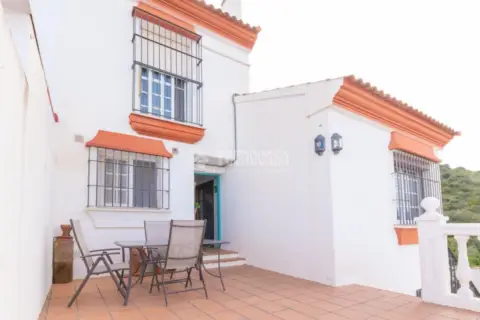 Casa pareada en Manantiales-Cortijos del Sol-Fuensanguínea