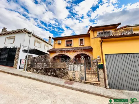 Casa adosada en Arenas de San Pedro