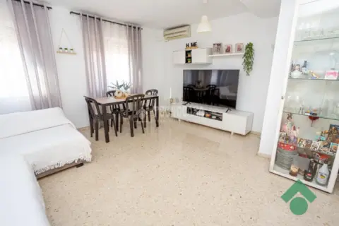 Casa adosada en Urbanización Residencial El Recreo