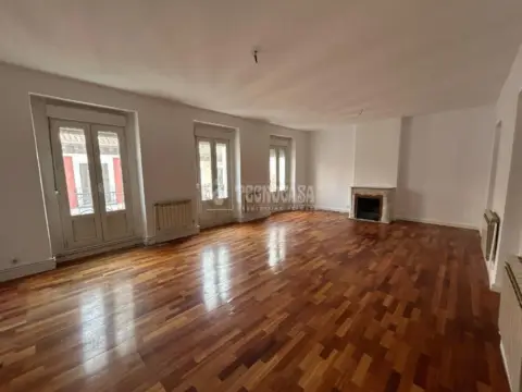 Piso en calle de Juan Álvarez Mendizábal