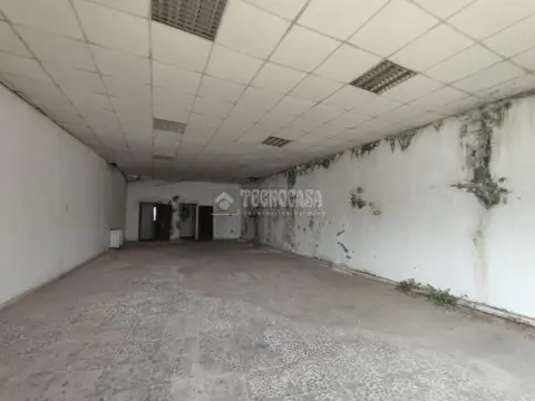 Nave industrial en Núcleo Urbano-Urbanizaciones