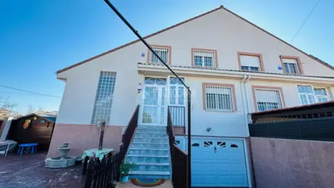Paired house in calle de los Nardos