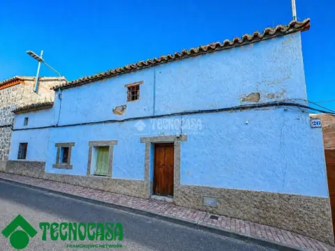 Casa adosada en Menasalbas