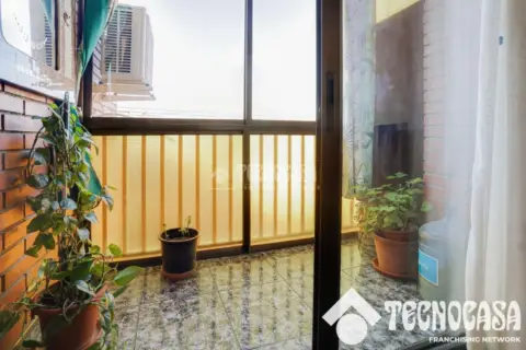 Piso en Llefià-Artigues