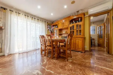 Casa adosada en Carrer del Pi