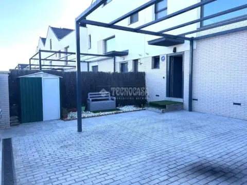 Casa adosada en Villalbilla