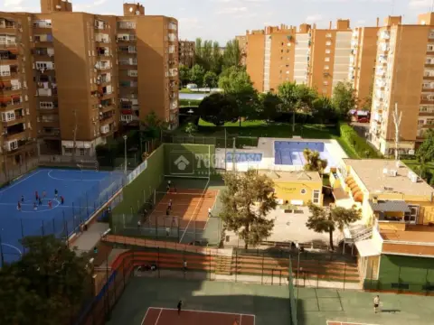 Piso en Naranjo-La Serna