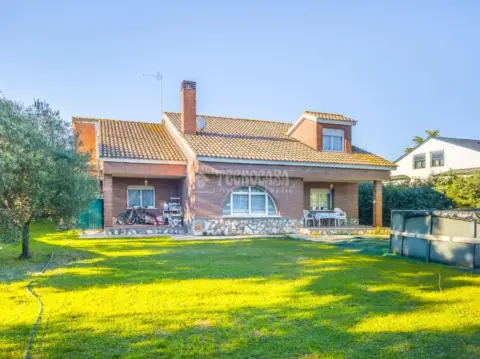 Casa unifamiliar en Central Telefónica de Radio