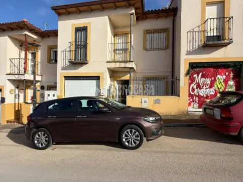 Casa adosada en calle Molino de Viento