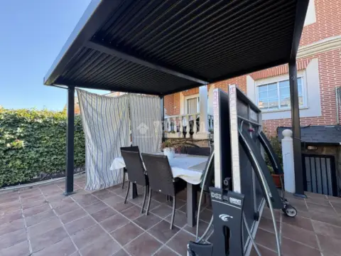 Casa adosada en Castañeras