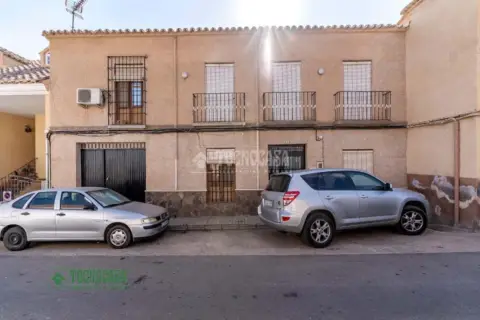 Casa adosada en calle del Marqués de Iniza