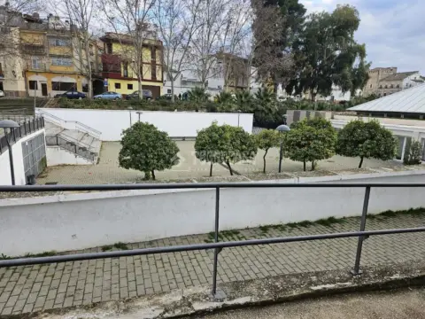Casa adosada en calle de los Barreros