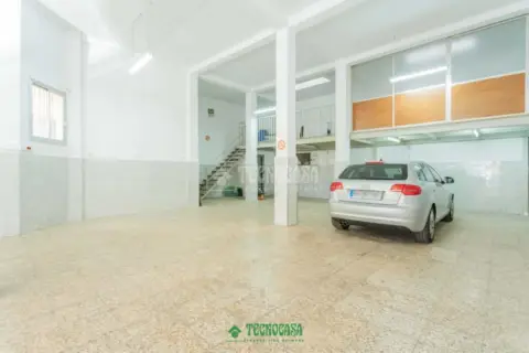 Nave industrial en calle del Cardenal Herrera Oria