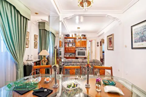 Edificio en calle de Almería