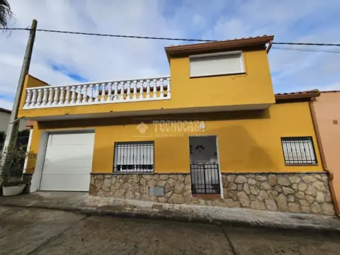 Casa adosada en El Puente del Arzobispo
