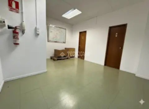 Nave industrial en calle de Albasanz