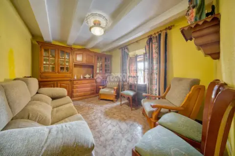 Casa adosada en Valoria La Buena