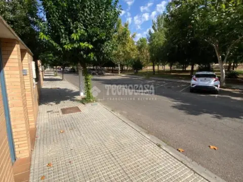 Casa adosada en Los Milagros-La Corchera
