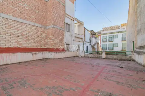 Casa adosada en San Ildefonso (Hospital Real)