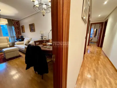 Piso en Avenida de los Reyes Leoneses