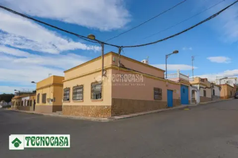 Casa unifamiliar en Adra