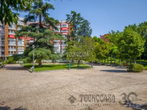 Piso en calle de Embajadores