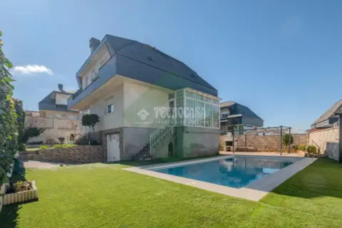 Casa unifamiliar en Serranillos del Valle