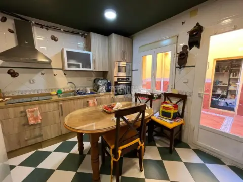 Casa adosada en La Paz-Las Américas-Estación Linares-Baeza