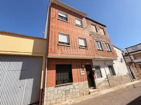 Casa adosada en Navalcán