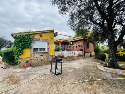 Casa unifamiliar en calle de Las Acacias