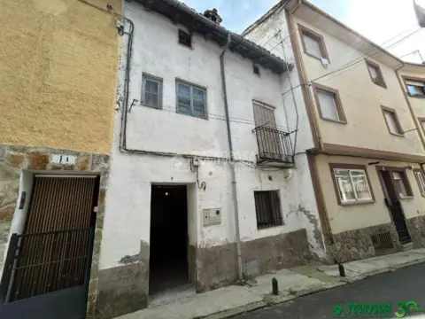 Casa adosada en Arenas de San Pedro