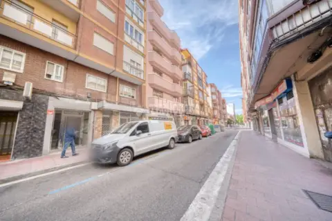 Piso en Circular-Vadillos