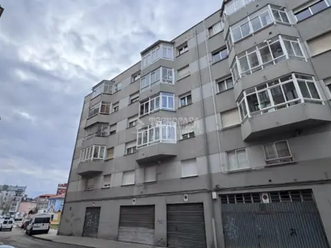 Piso en calle del Escultor Mariñas