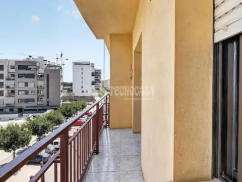 Piso en Santa Rosa-Valdeolleros