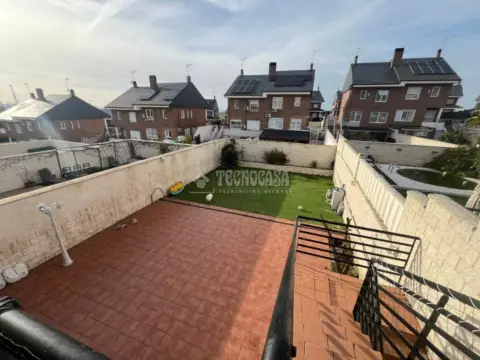 Casa pareada en Moraleja de Enmedio