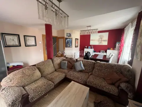 Casa pareada en Moraleja de Enmedio