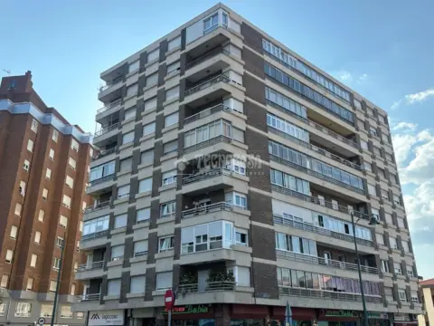 Piso en Avenida de Carlos Pinilla