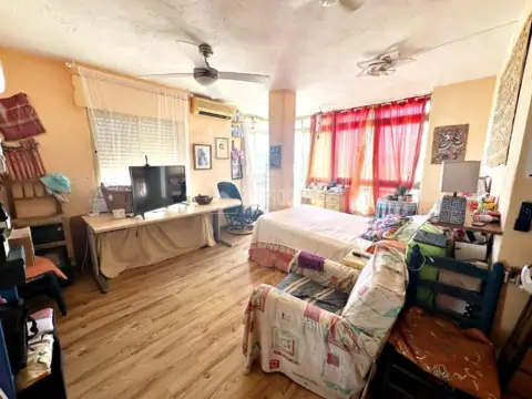 Piso en Santa Paula-La Paz-Los Guindos-Parque Mediterráneo