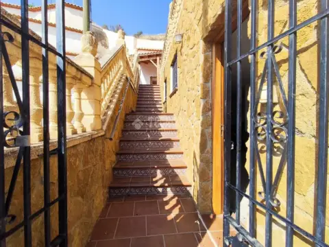 Casa rústica en Cortes y Graena