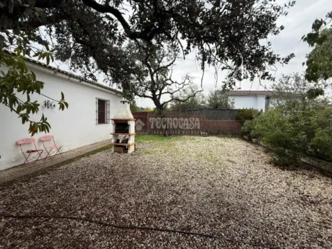 Casa rústica en calle Eucaliptos