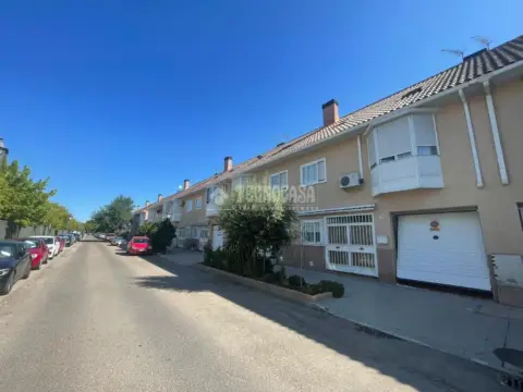 Casa adosada en calle del Castillo
