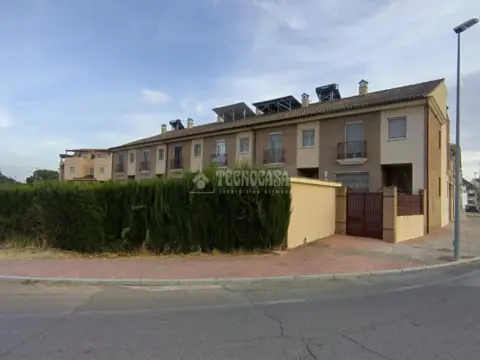 Casa adosada en Periurbano Este-Santa Cruz