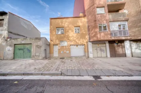 Casa unifamiliar en Las Flores-San Isidro-Pajarillos