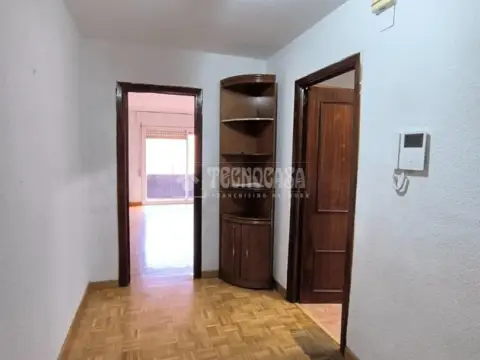 Piso en San Isidro, Estación